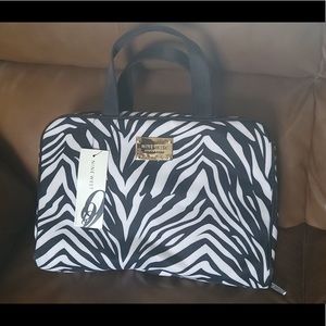 Nine West Weekender bag for cosmetics or hygiene,